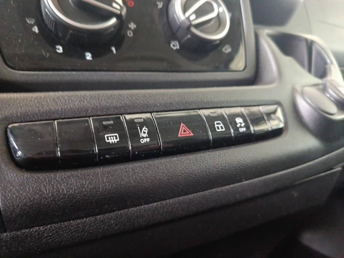 peugeot-boxer-2025-diesel-2184cc