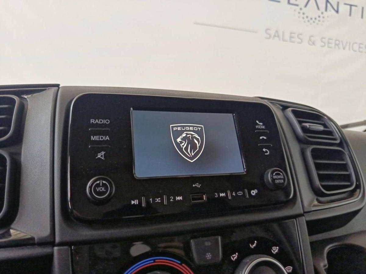 peugeot-boxer-2025-diesel-2184cc