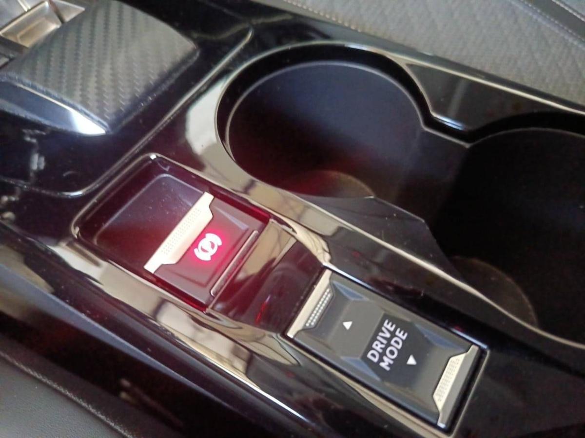 peugeot-208-2025-gasolina-1199cc
