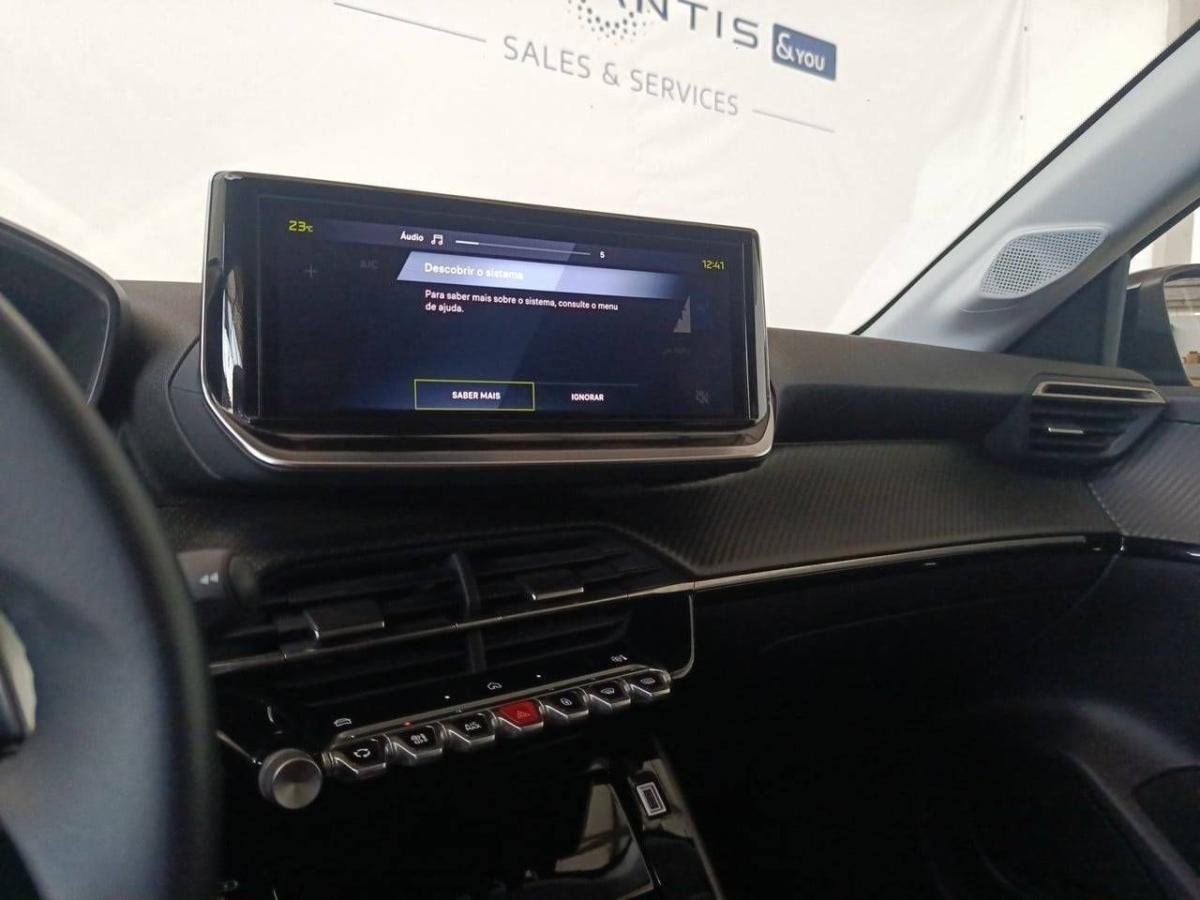 peugeot-208-2025-gasolina-1199cc