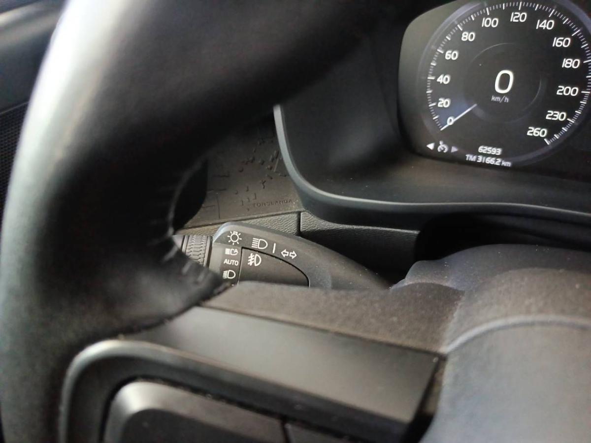 volvo-xc40-2021-gasolina-1477cc