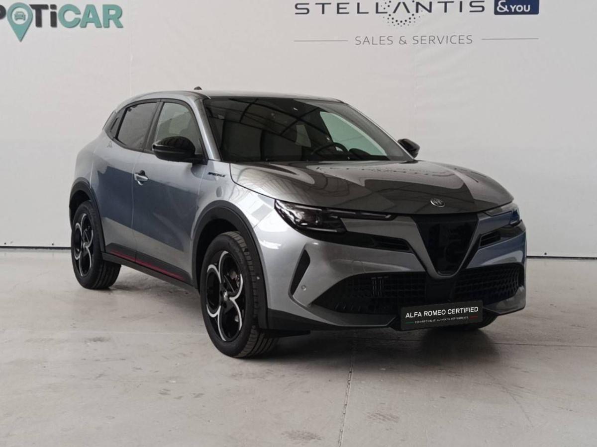 alfa-romeo-junior-2025-hibrido-a-gasolina-1199cc