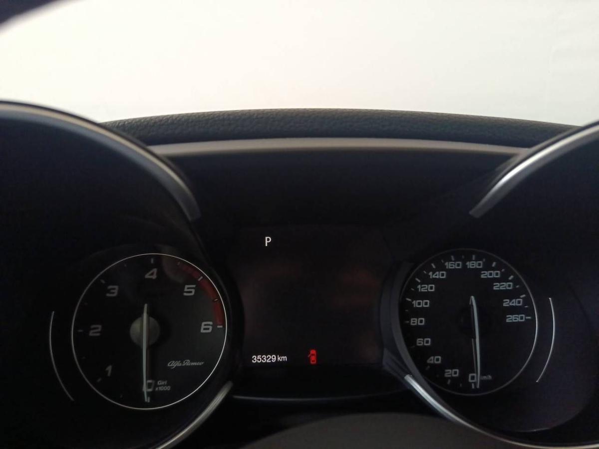 alfa-romeo-giulia-2022-diesel-2143cc