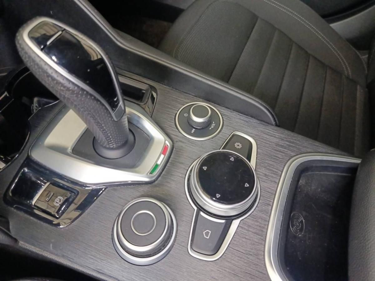 alfa-romeo-giulia-2022-diesel-2143cc