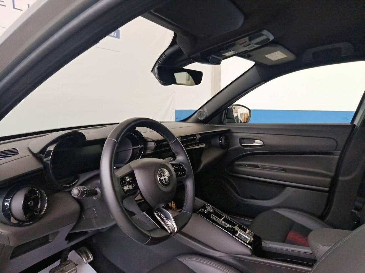 alfa-romeo-junior-2025-hibrido-a-gasolina-1199cc