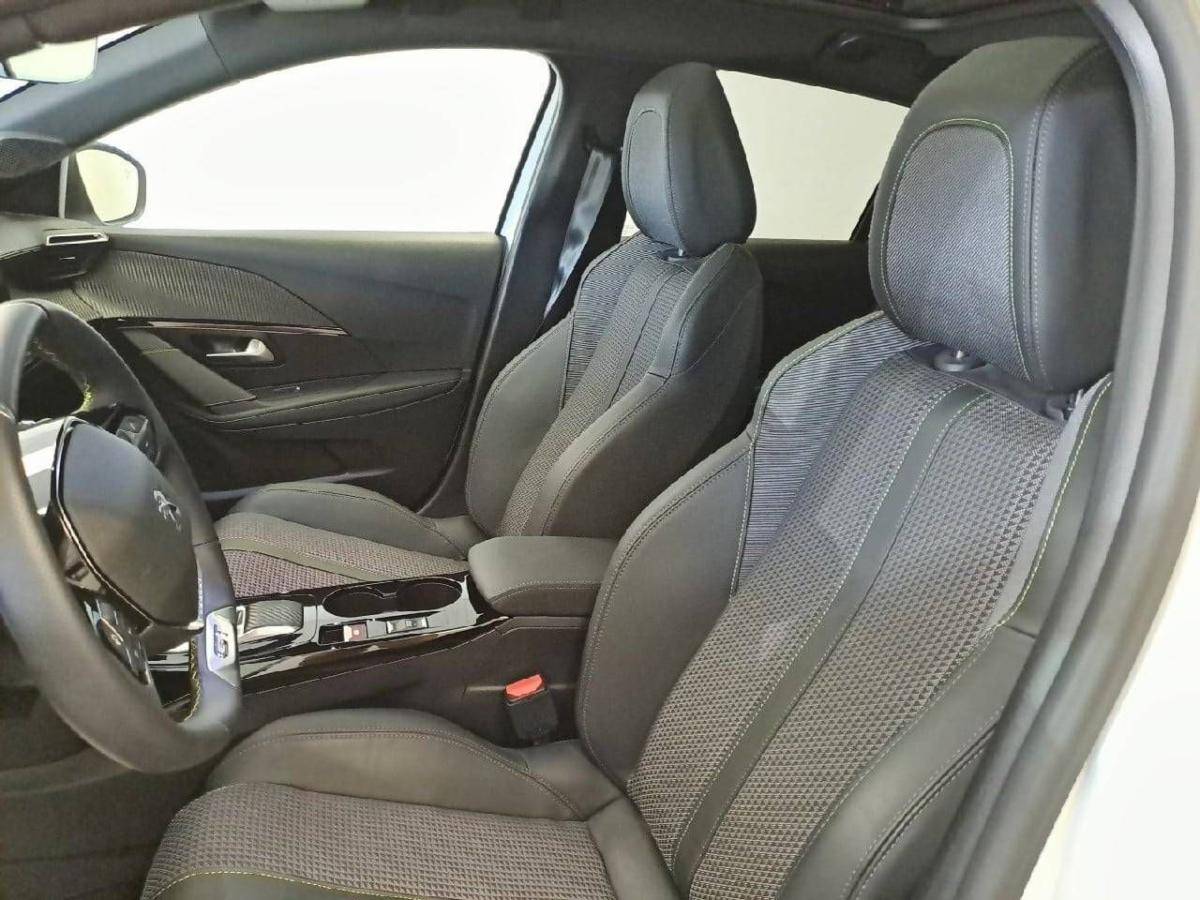 peugeot-208-2023-gasolina-1199cc