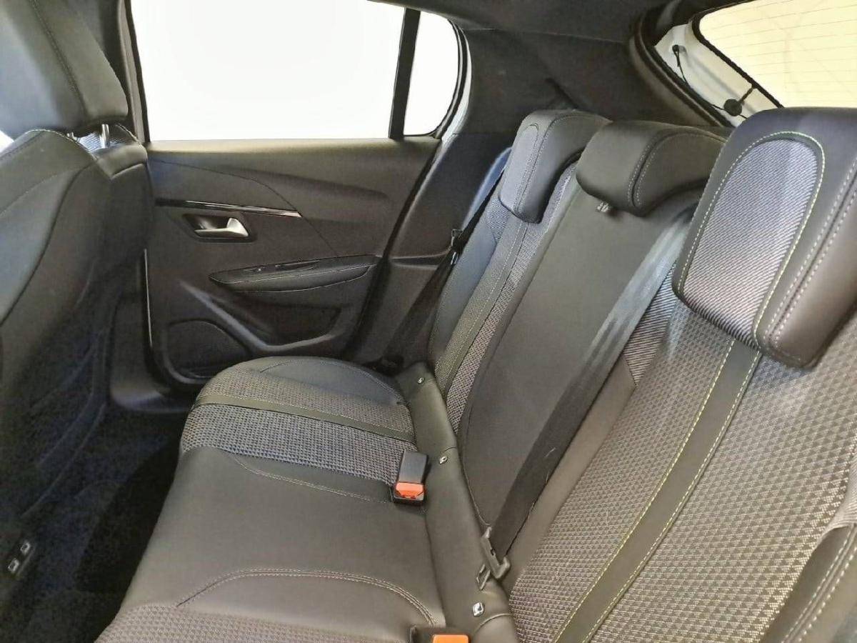 peugeot-208-2023-gasolina-1199cc