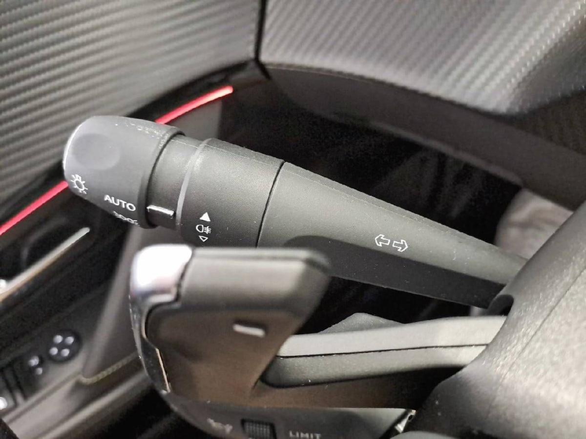 peugeot-208-2023-gasolina-1199cc
