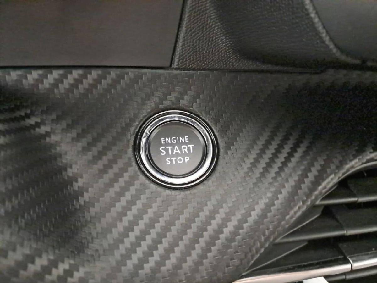 peugeot-208-2023-gasolina-1199cc
