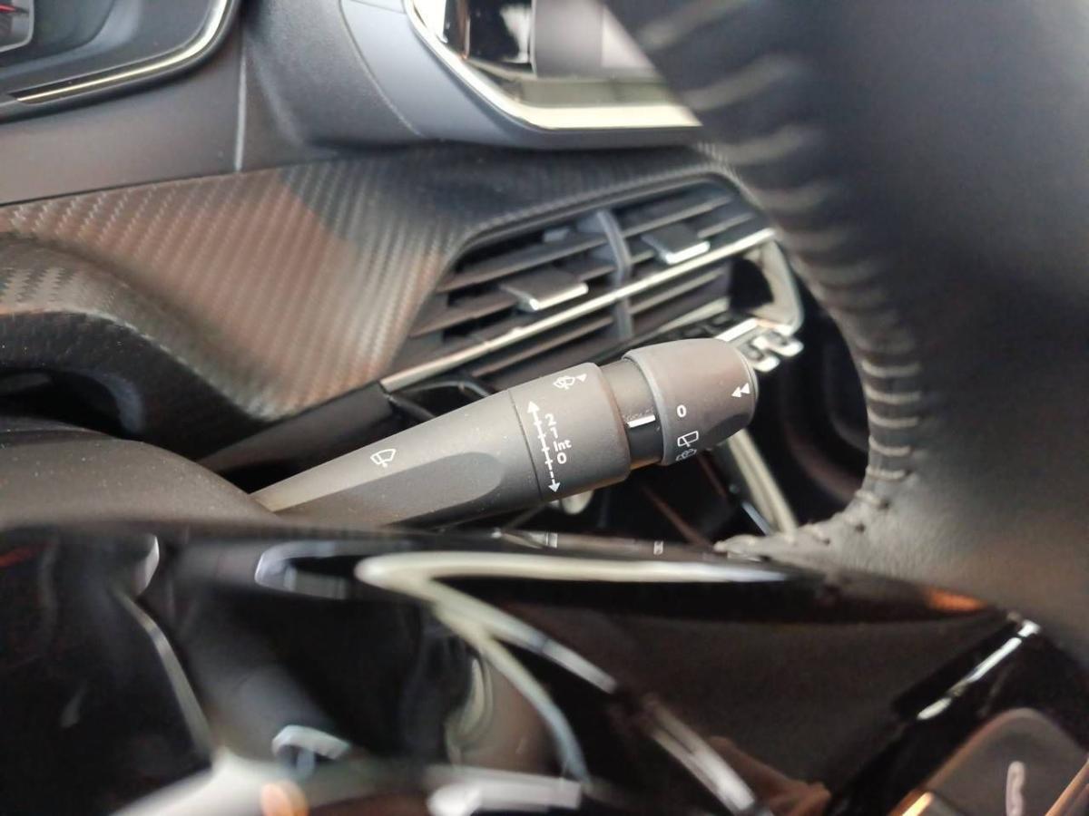 peugeot-208-2023-gasolina-1199cc