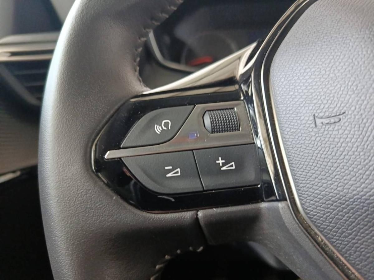 peugeot-208-2023-gasolina-1199cc