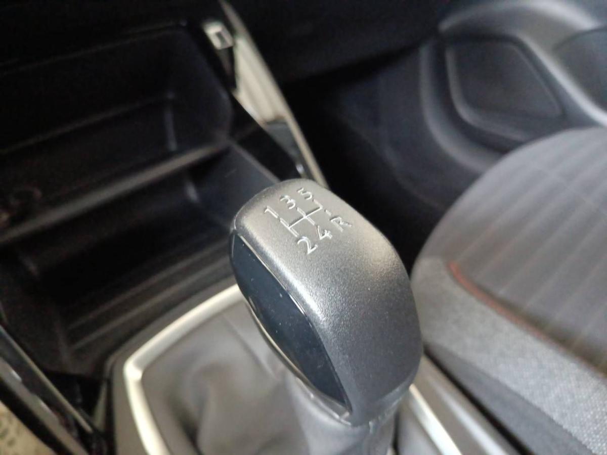 peugeot-208-2023-gasolina-1199cc