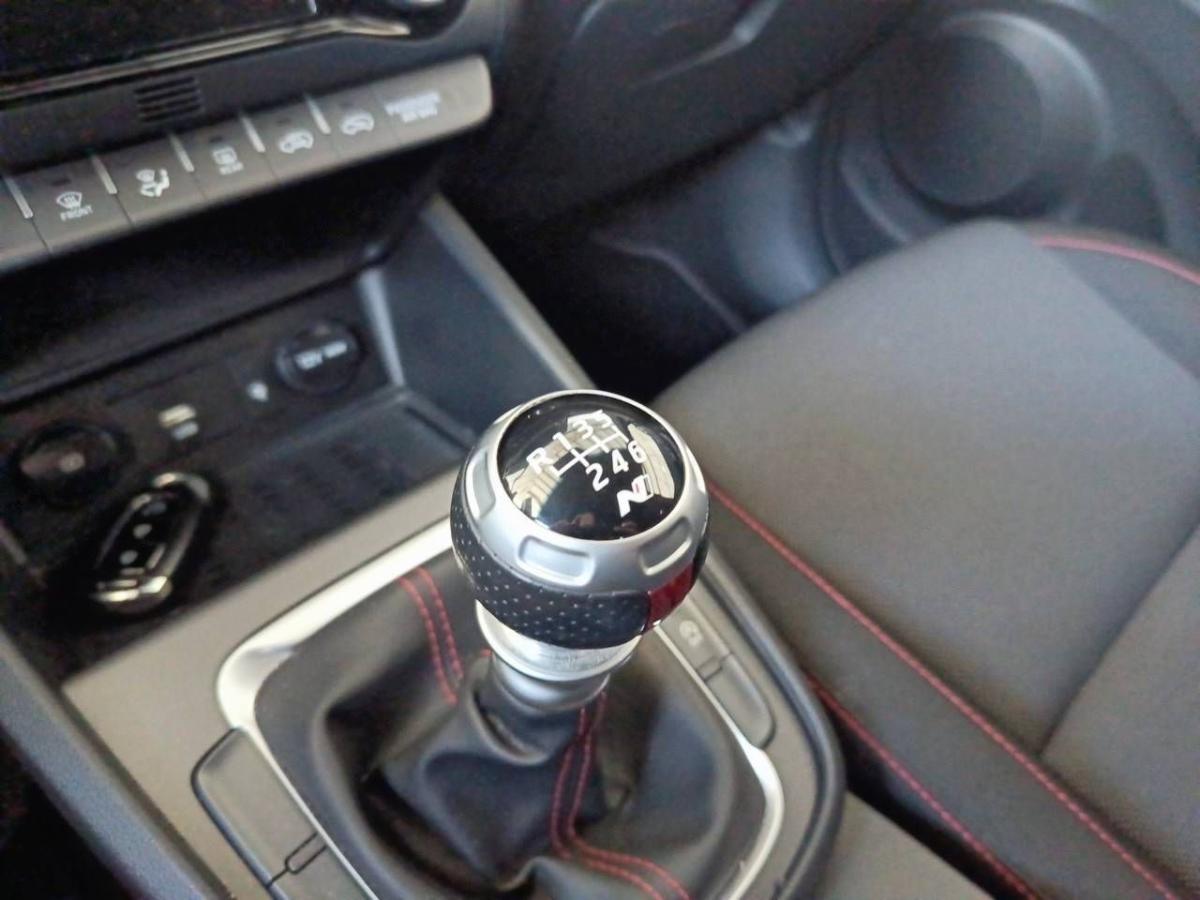 hyundai-kauai-2023-gasolina-998cc