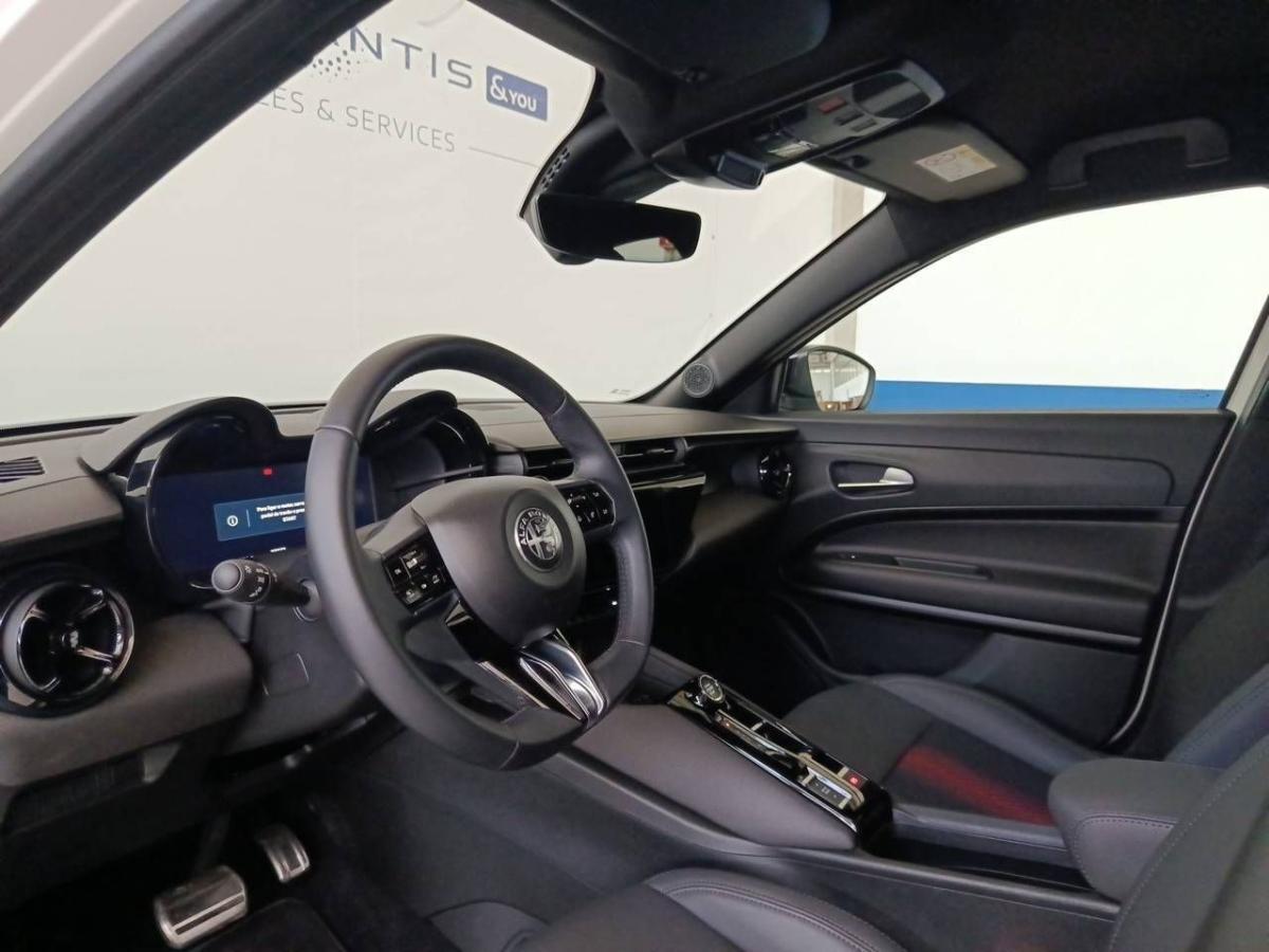 alfa-romeo-junior-2025-hibrido-a-gasolina-1199cc