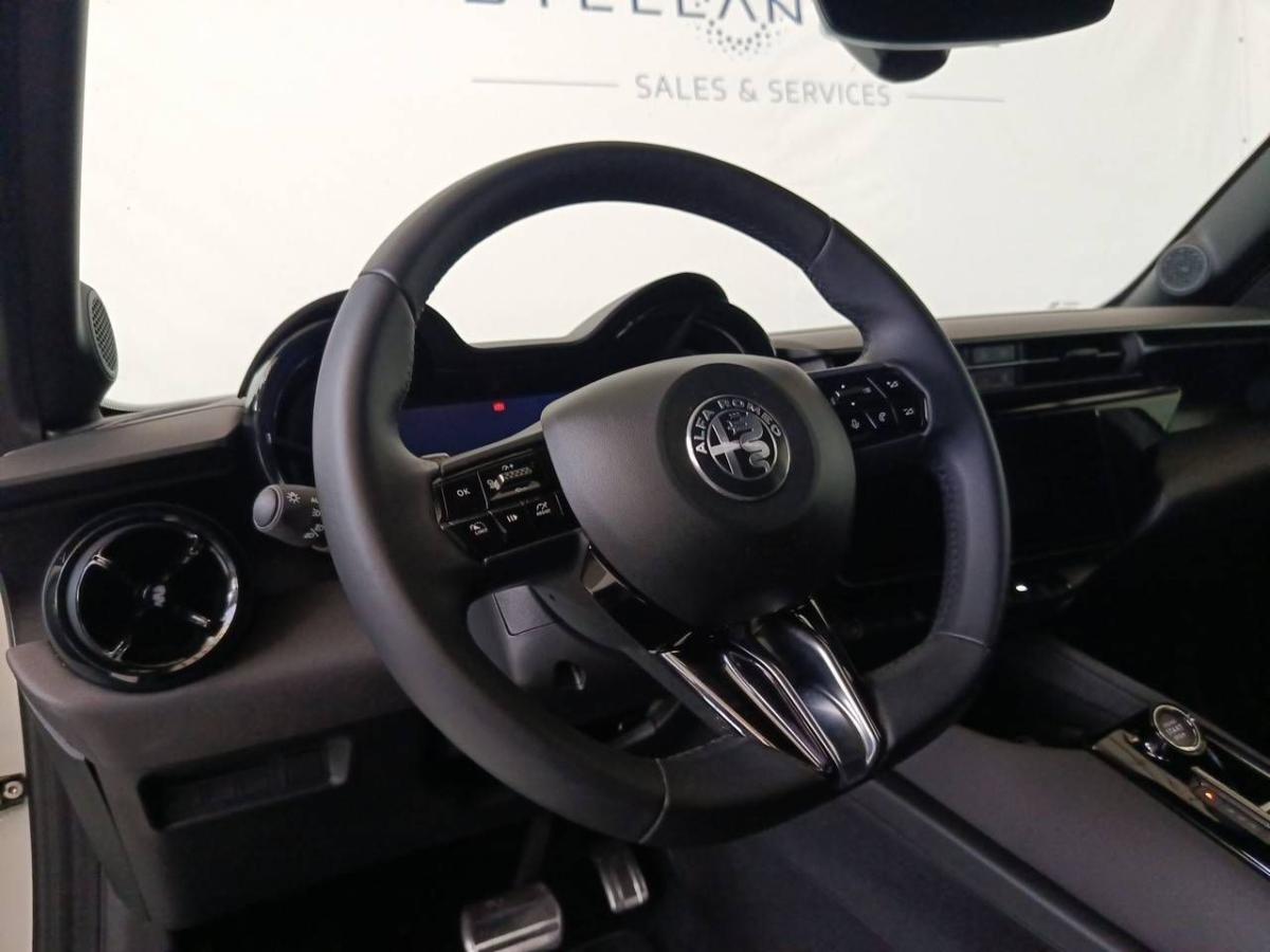 alfa-romeo-junior-2025-hibrido-a-gasolina-1199cc
