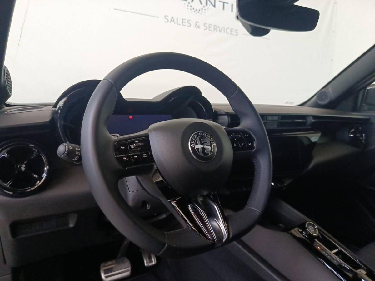 alfa-romeo-junior-2025-hibrido-a-gasolina-1199cc