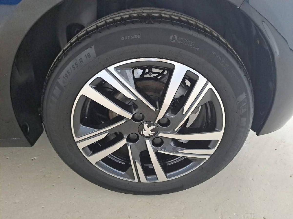 peugeot-208-2023-gasolina-1199cc