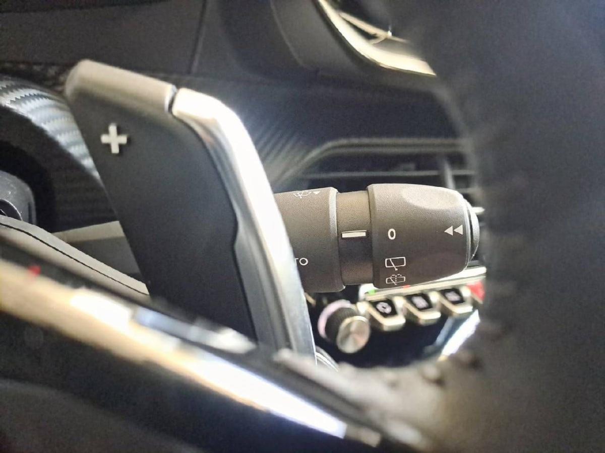 peugeot-208-2023-gasolina-1199cc