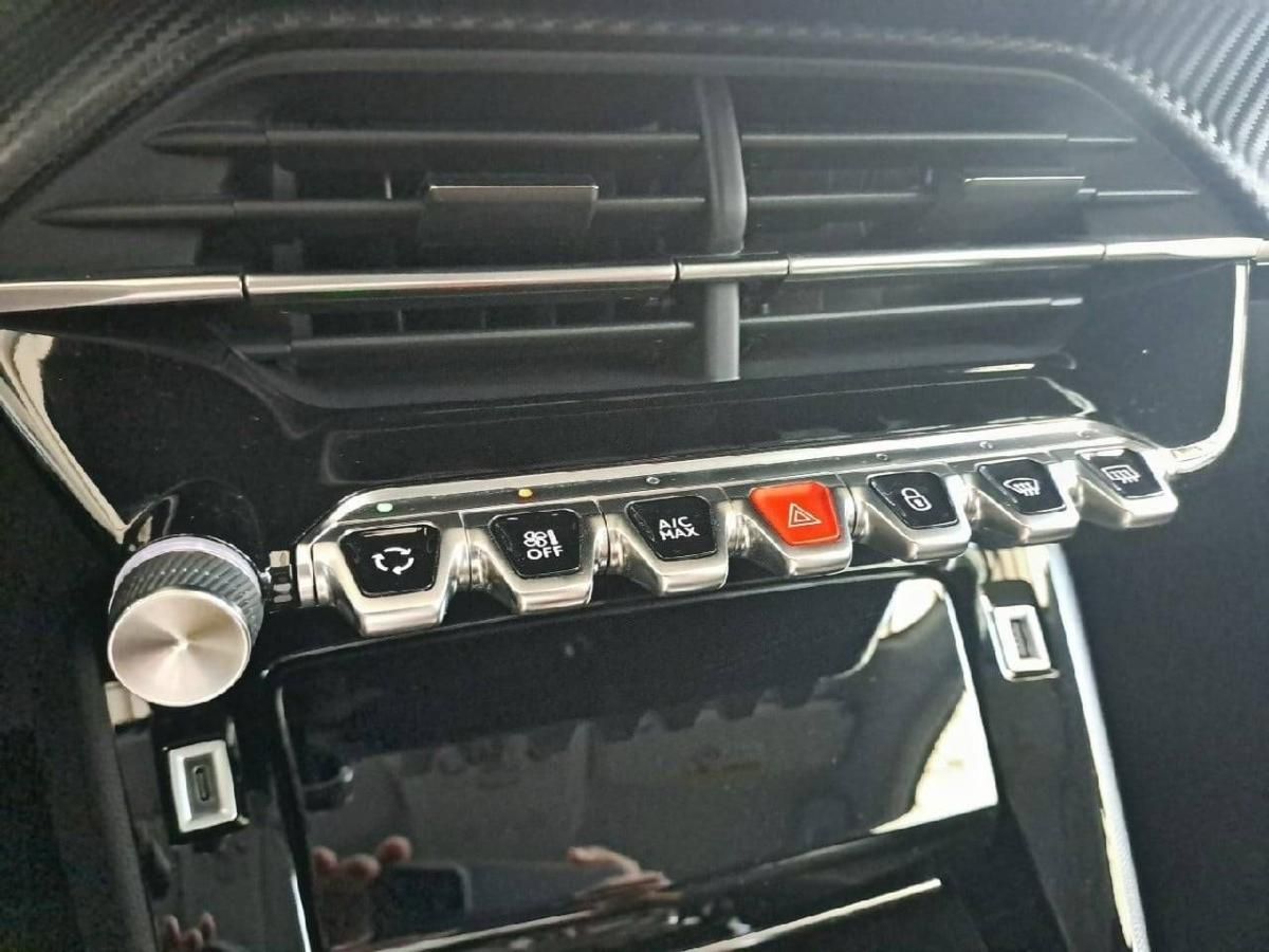 peugeot-208-2023-gasolina-1199cc