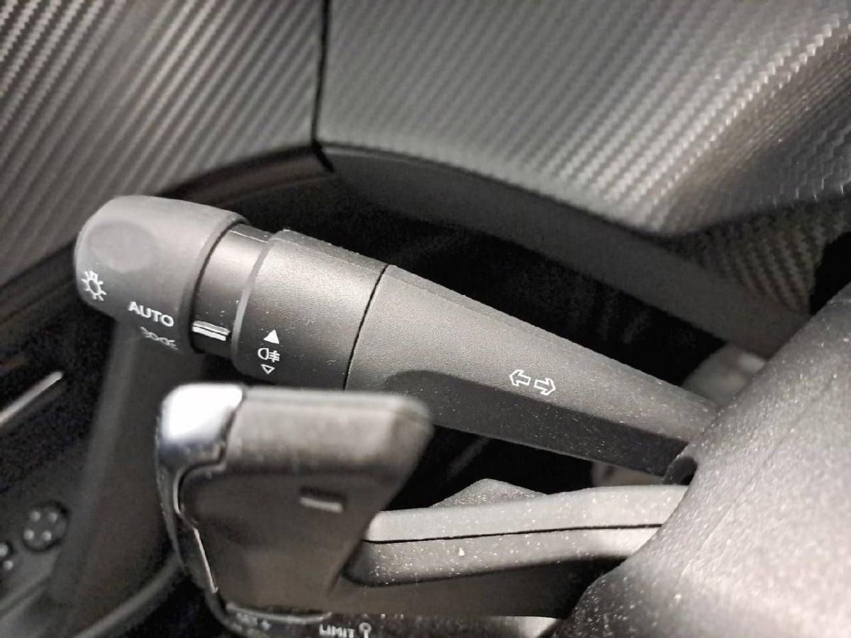 peugeot-2008-2022-gasolina-1199cc