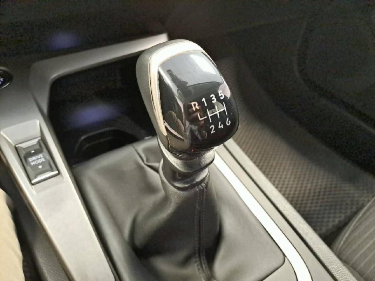 peugeot-308-2022-gasolina-1199cc
