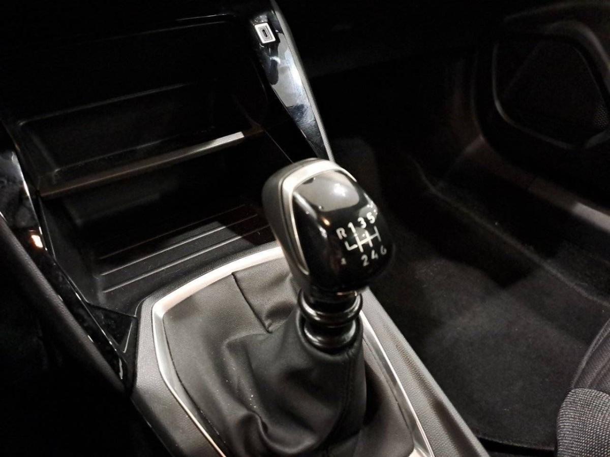 peugeot-2008-2024-gasolina-1199cc
