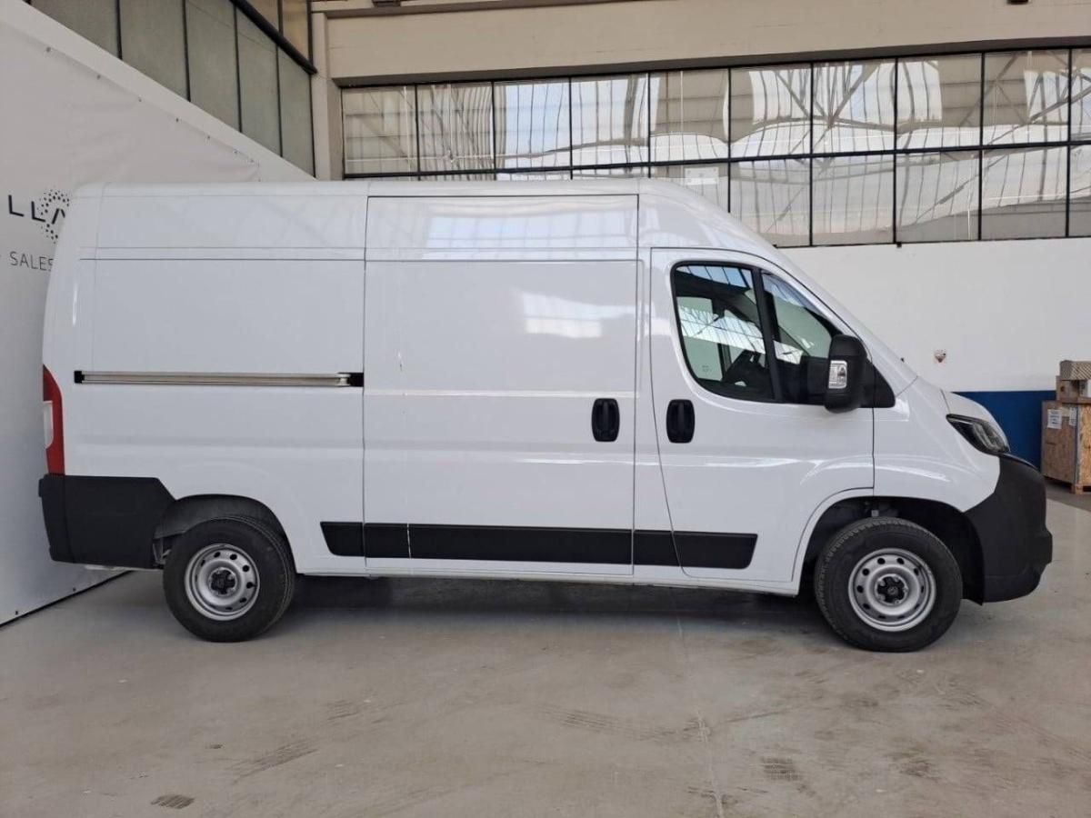 peugeot-boxer-2025-diesel-2184cc