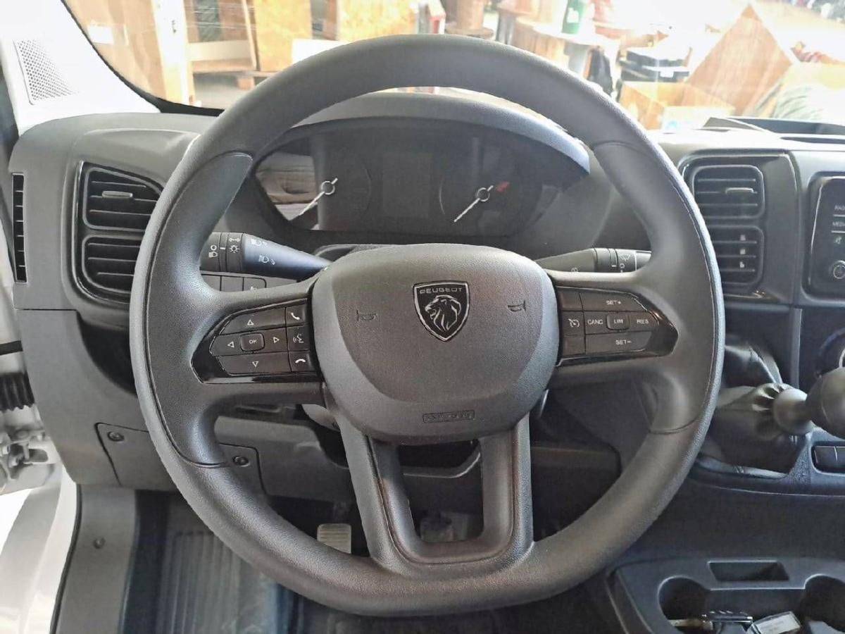 peugeot-boxer-2025-diesel-2184cc