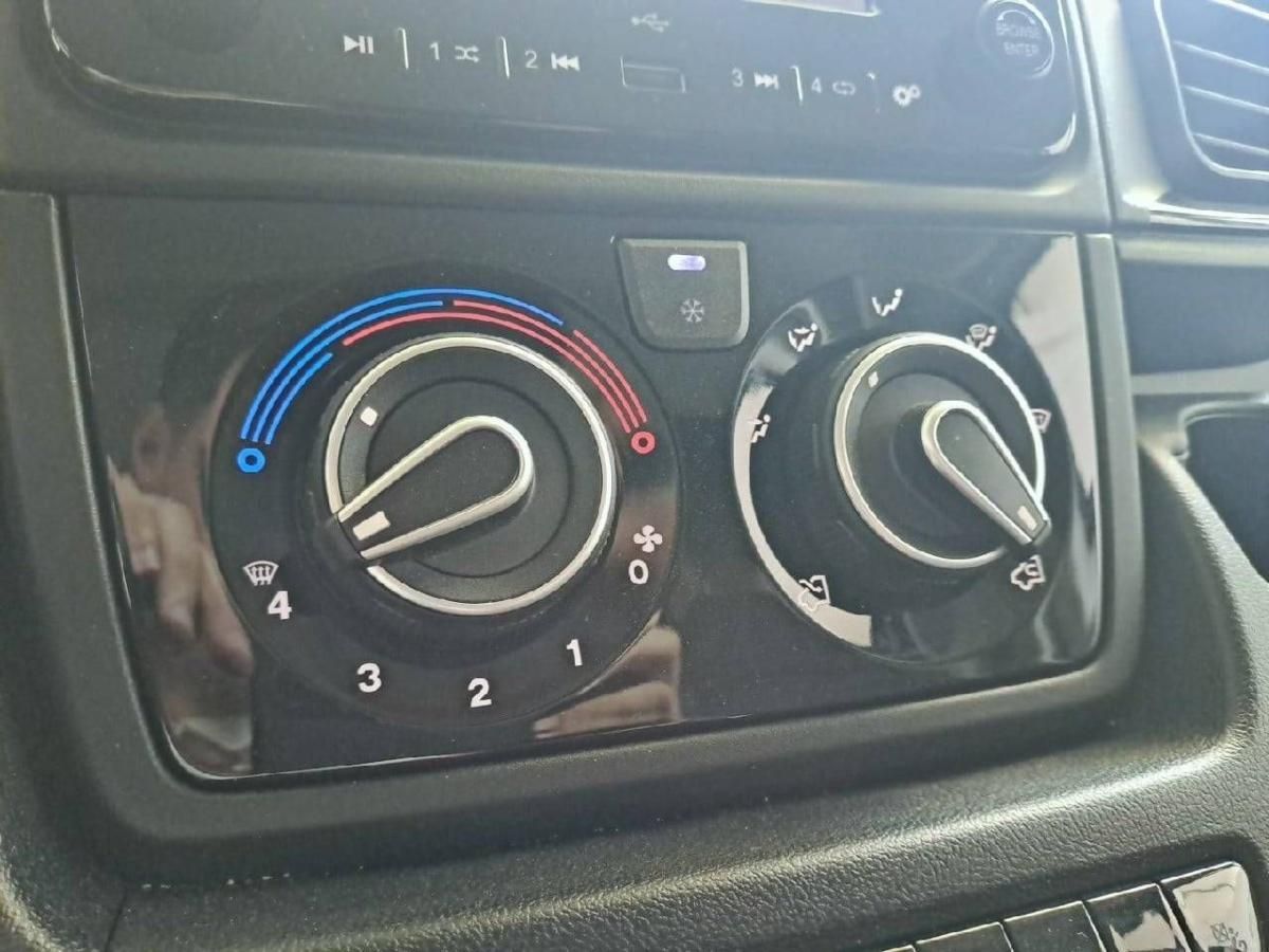 peugeot-boxer-2025-diesel-2184cc