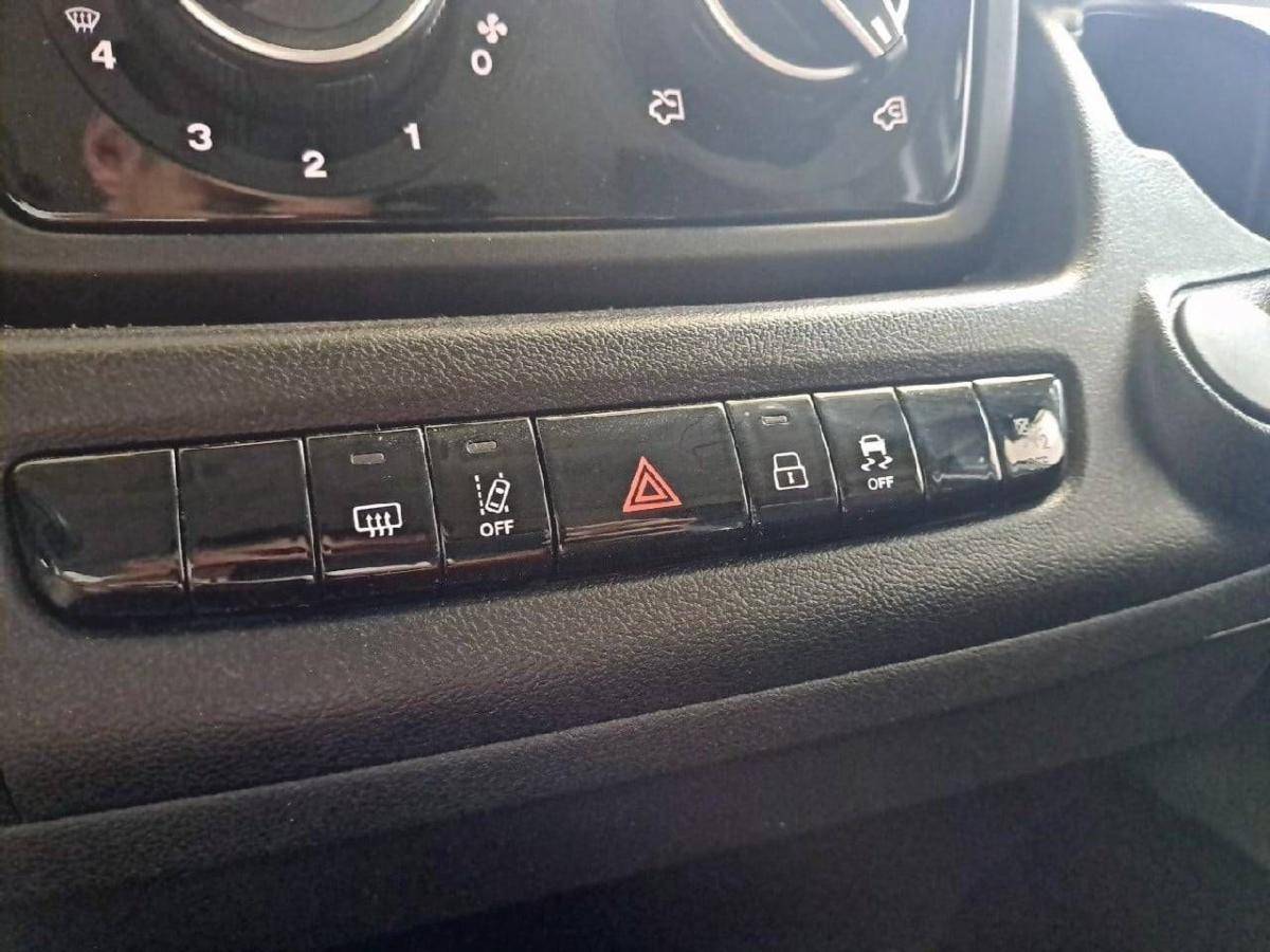 peugeot-boxer-2025-diesel-2184cc
