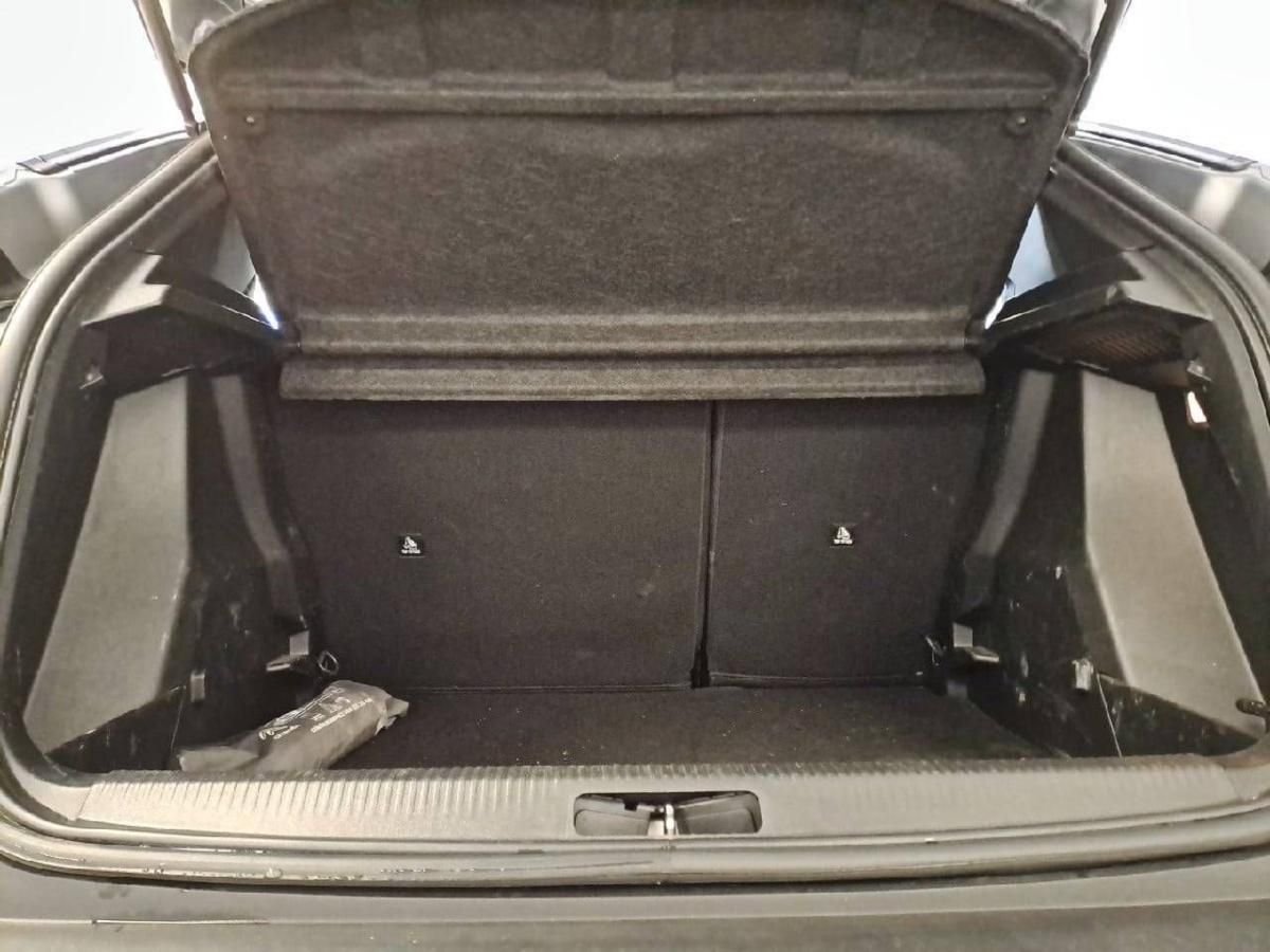peugeot-2008-2023-gasolina-1199cc