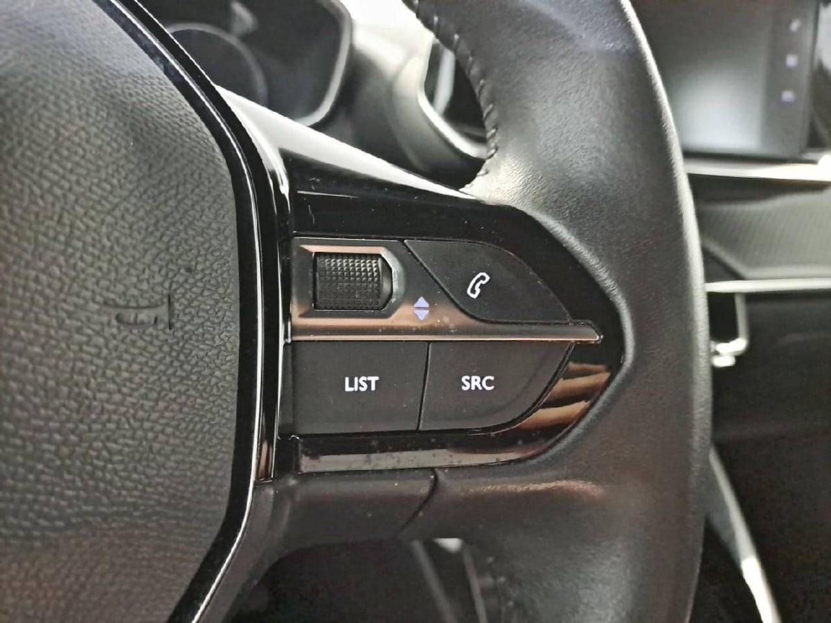 peugeot-2008-2023-gasolina-1199cc