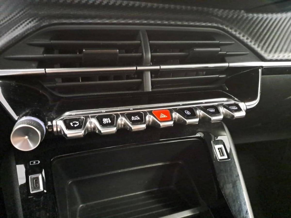 peugeot-2008-2023-gasolina-1199cc