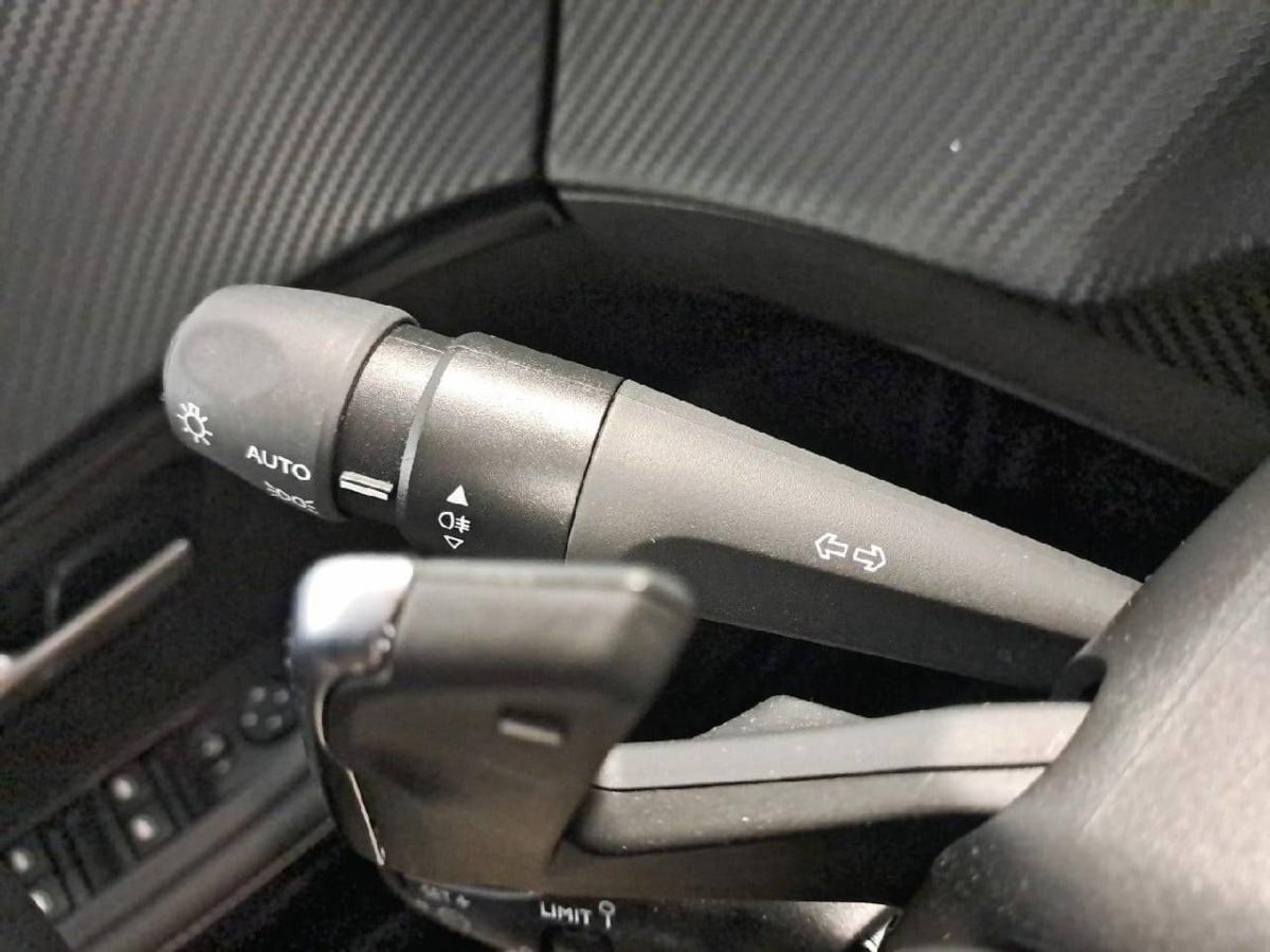 peugeot-208-2025-gasolina-1199cc