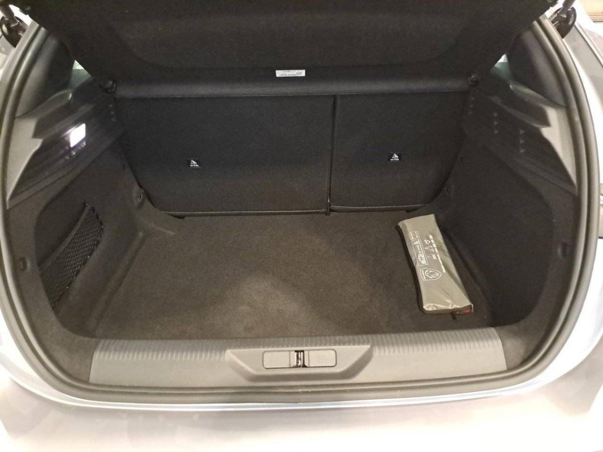 peugeot-308-2025-gasolina-1199cc