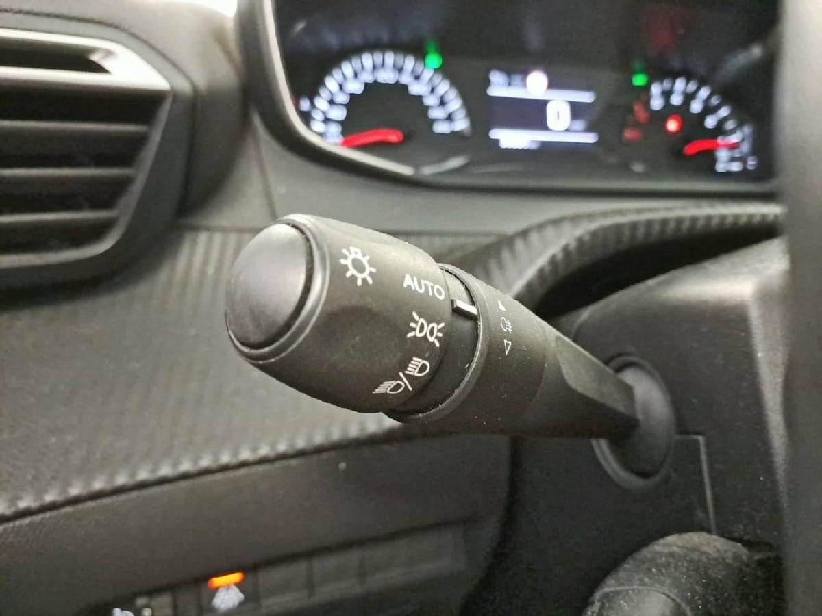 peugeot-208-2022-gasolina-1199cc
