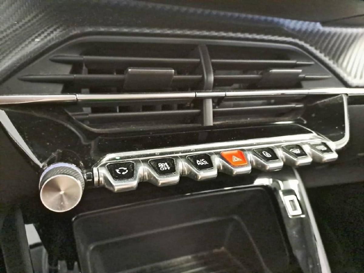 peugeot-208-2022-gasolina-1199cc