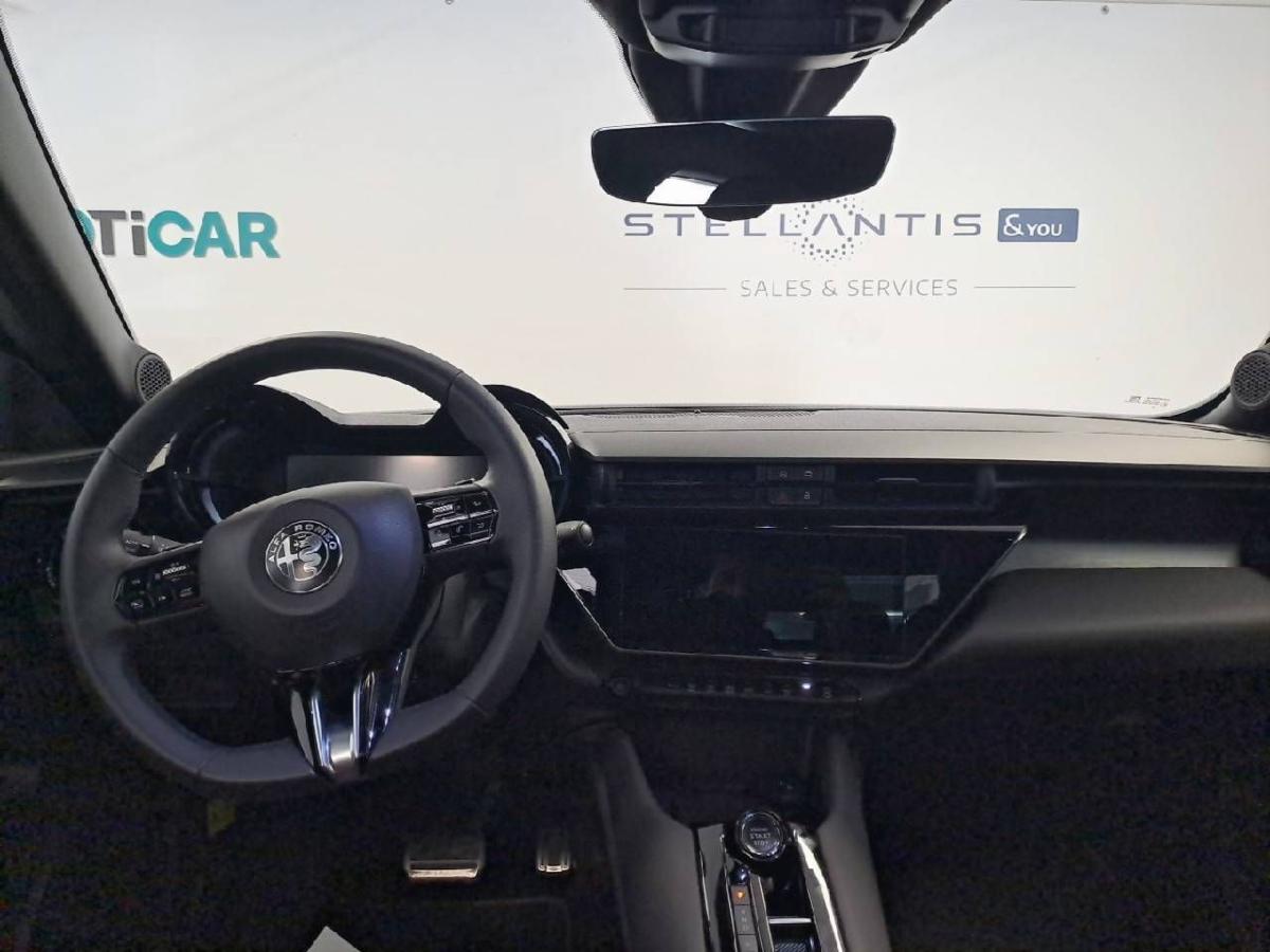alfa-romeo-junior-2025-hibrido-a-gasolina-1199cc
