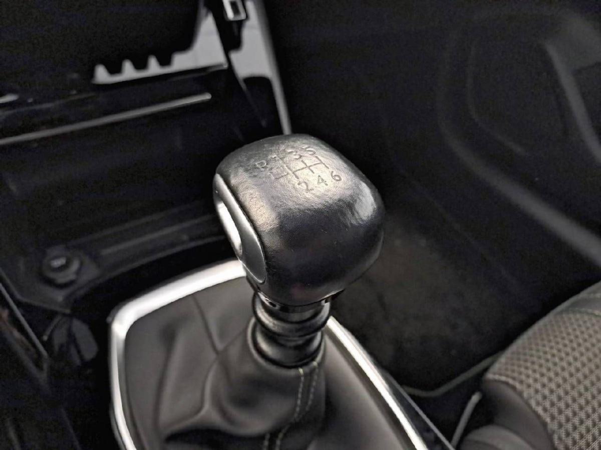 peugeot-208-2022-gasolina-1199cc