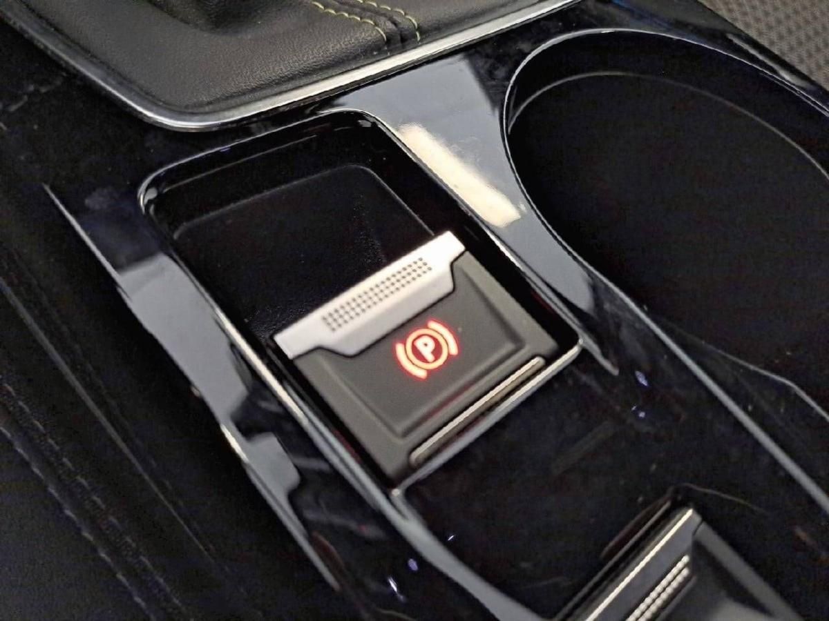 peugeot-208-2022-gasolina-1199cc