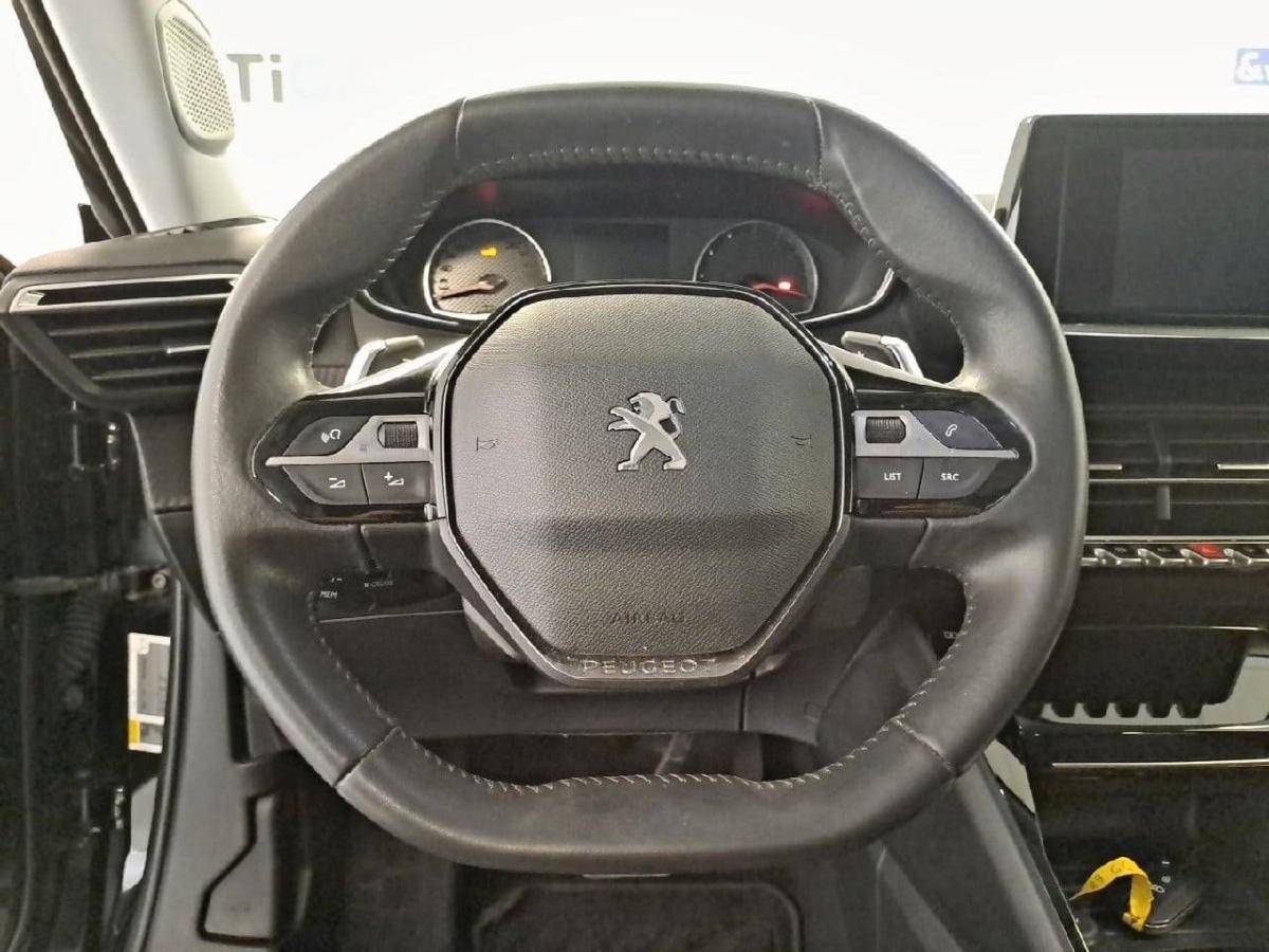 peugeot-2008-2022-gasolina-1199cc