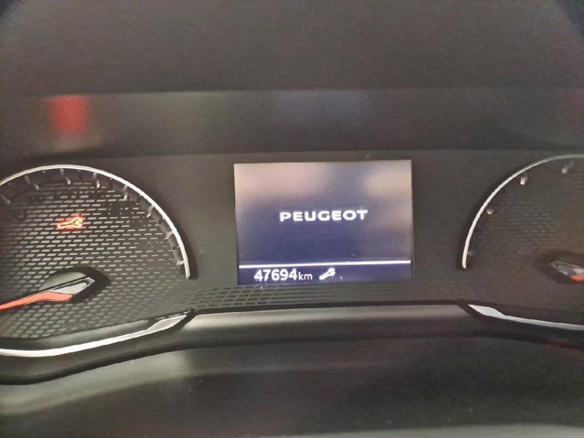 peugeot-2008-2022-gasolina-1199cc
