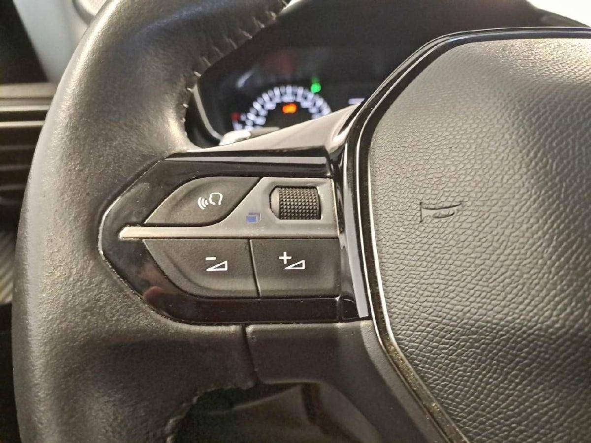 peugeot-2008-2022-gasolina-1199cc