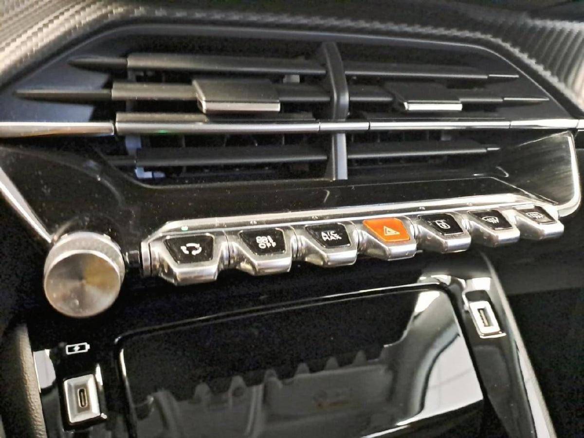 peugeot-2008-2022-gasolina-1199cc