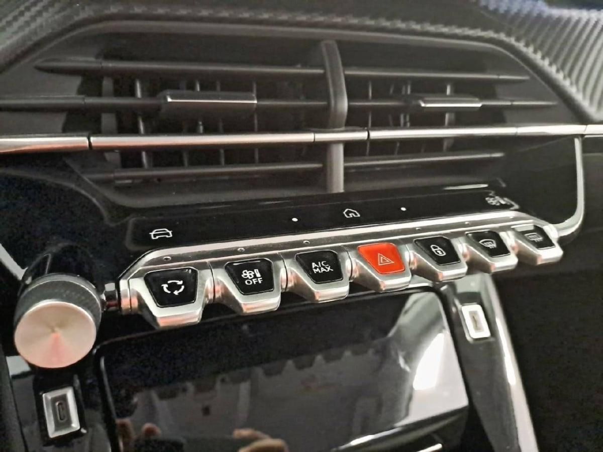 peugeot-208-2025-gasolina-1199cc