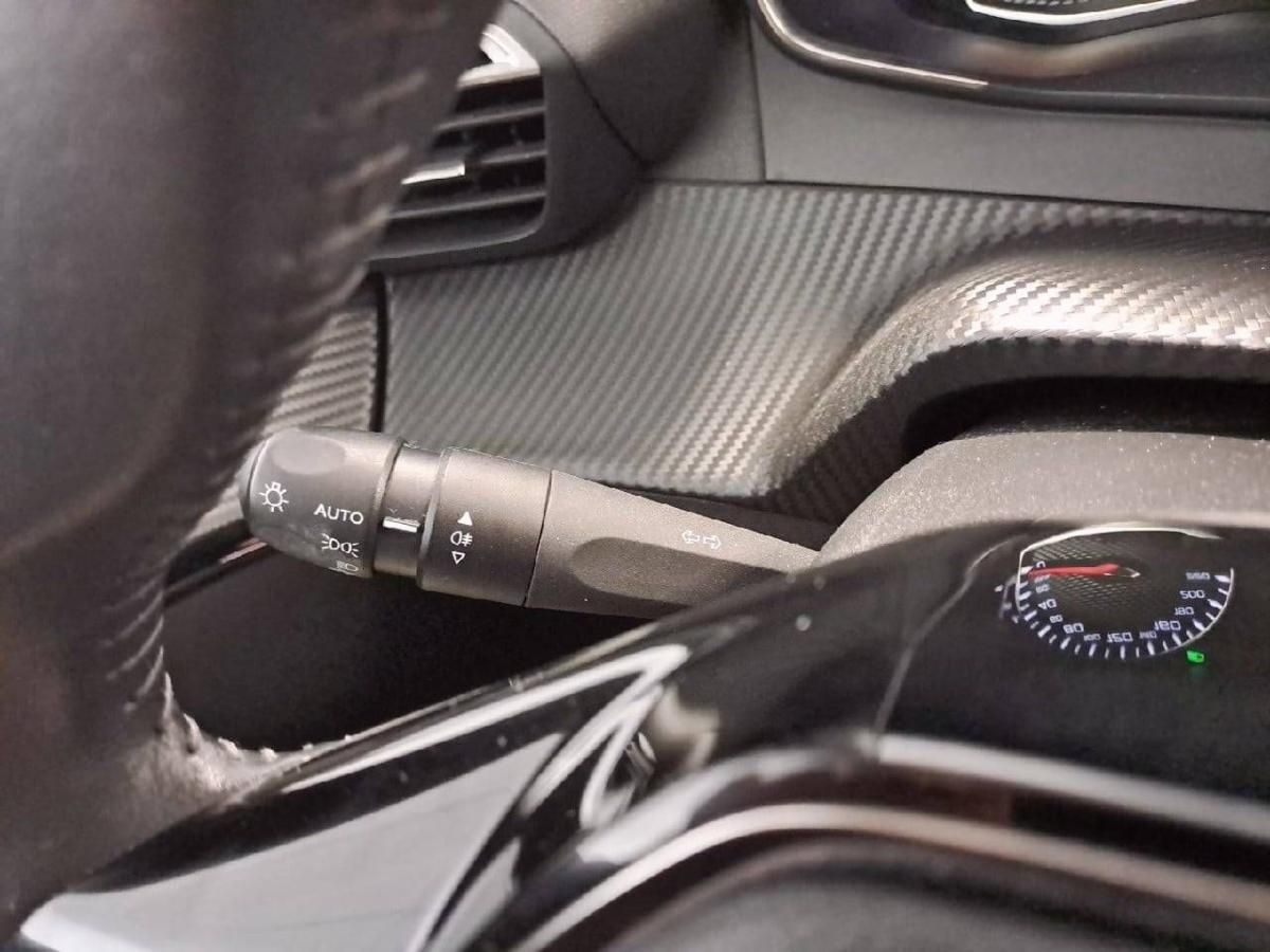 peugeot-208-2022-gasolina-1199cc