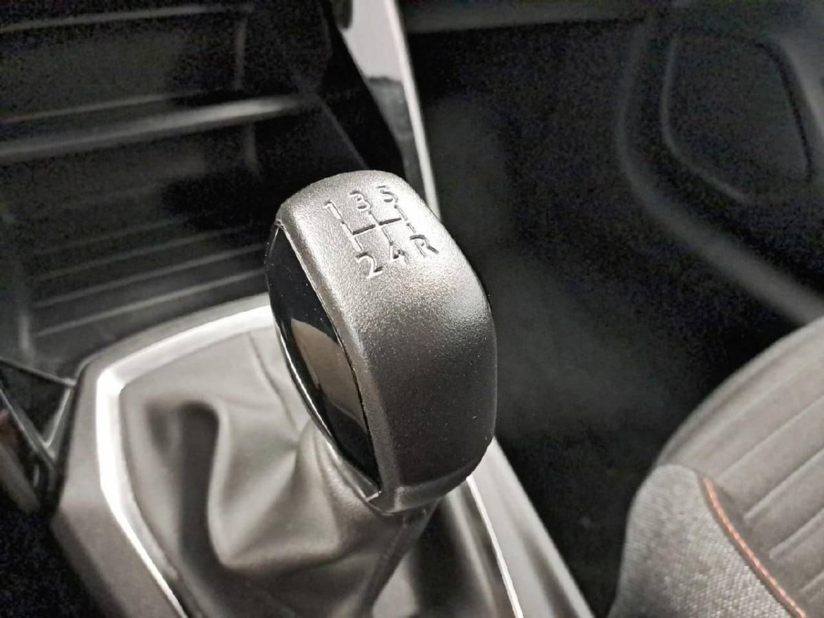 peugeot-208-2022-gasolina-1199cc