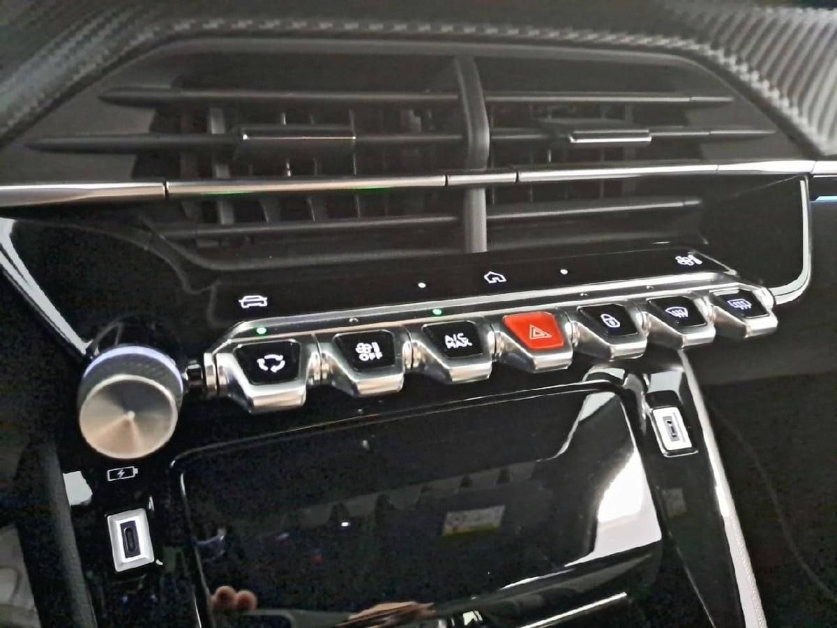 peugeot-2008-2024-gasolina-1199cc