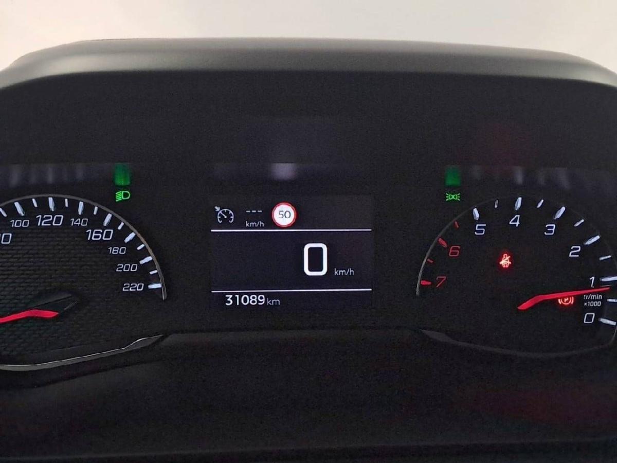 peugeot-208-2023-diesel-1499cc