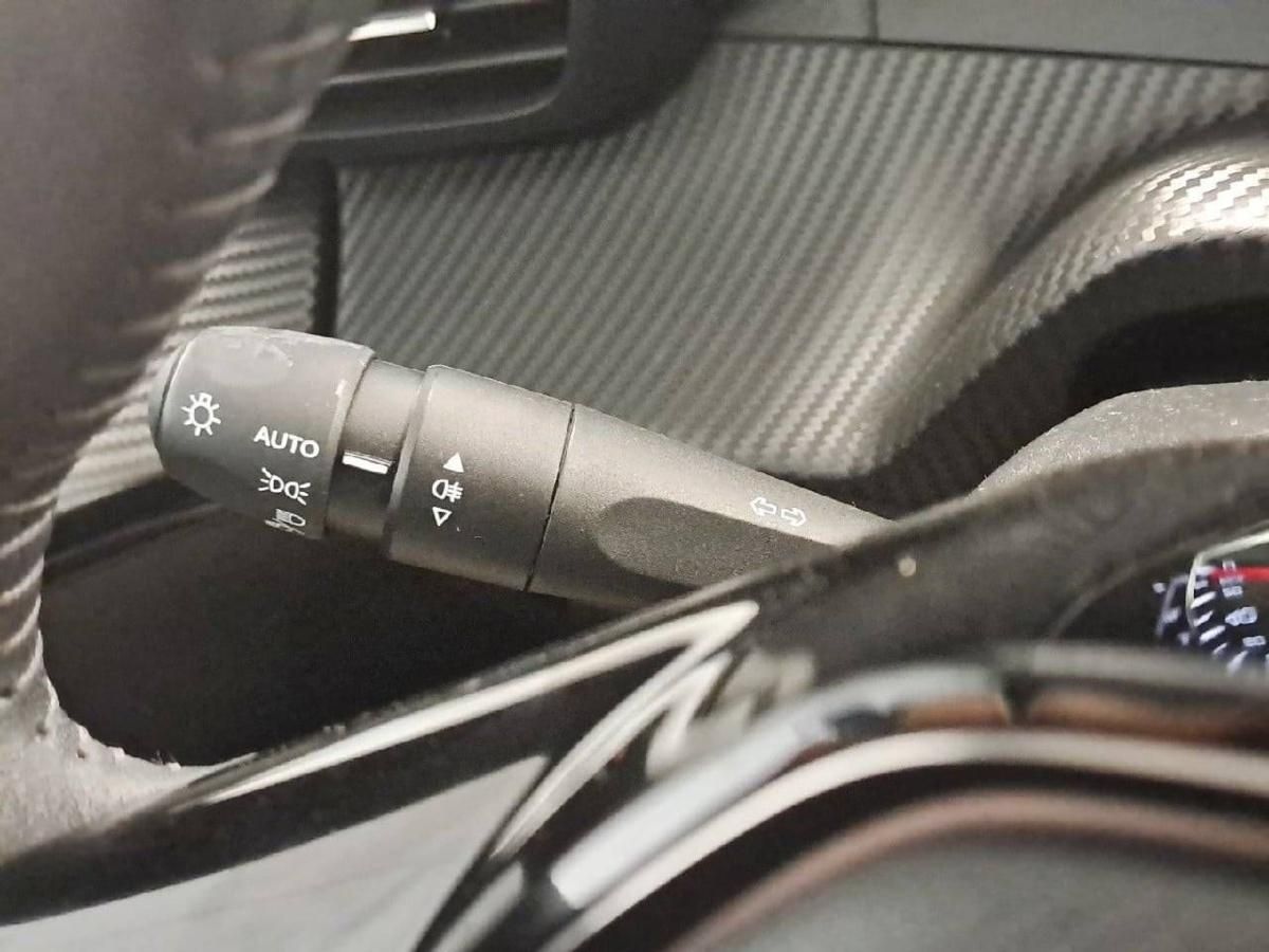 peugeot-208-2023-diesel-1499cc